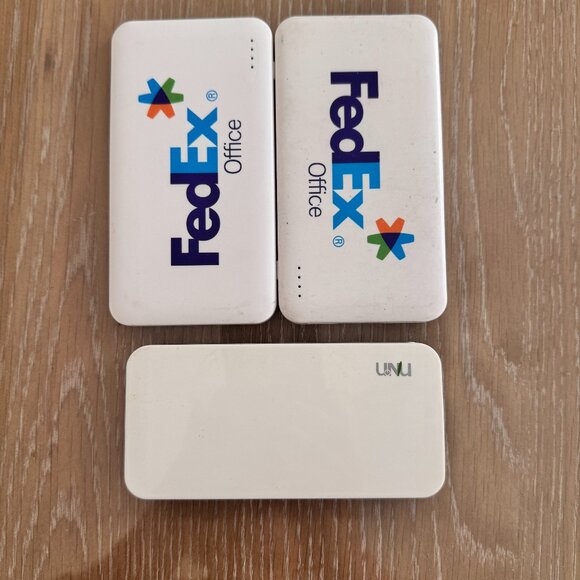 Portable Power Banks Bundle - FedEx and Unbranded - Picture 1 of 2